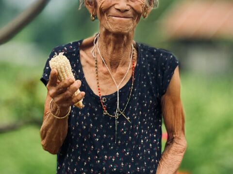 100 Yaşına Ulaşanların Sırları: Blue Zones’un 9 Altın Kuralı | Hülya Konar