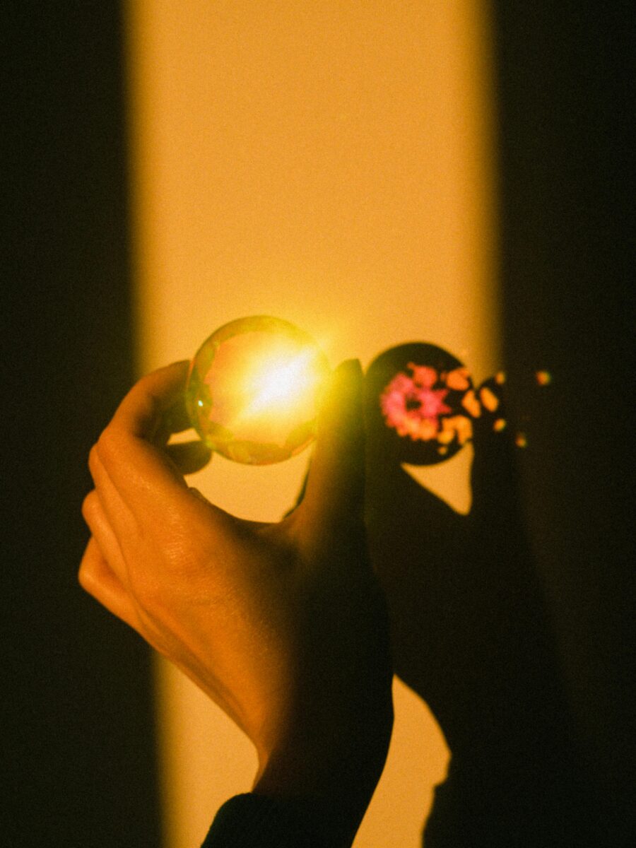 Kişisel Dönüşüm ve Mekân: Enerji Dilimlerinde Yazılan Kader Kişisel Dönüşüm ve Mekân: Enerji Dilimlerinde Yazılan Kader | Ebru Atalay | Fonksiyonel Yaşam