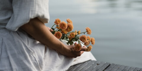 Üç Eşlikçi ve Bir Fısıltı: Kitaplar, Yolculuk ve İçsel Gezginlik Üzerine Üç Eşlikçi ve Bir Fısıltı: Kitaplar, Yolculuk ve İçsel Gezginlik Üzerine | Sevilay Acar - fonksiyonelyasam.com