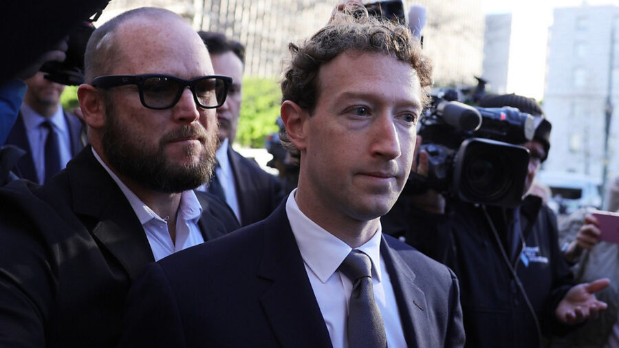 Meta CEO'su Mark Zuckerberg, sosyal medya platformlarının çocukları kasten bağımlı hale getirip zarar verip vermediği konusunda tarihi bir davanın görüleceği Los Angeles'a 18 Şubat 2026 Çarşamba günü geldi. Fotoğraf: Spectrum News